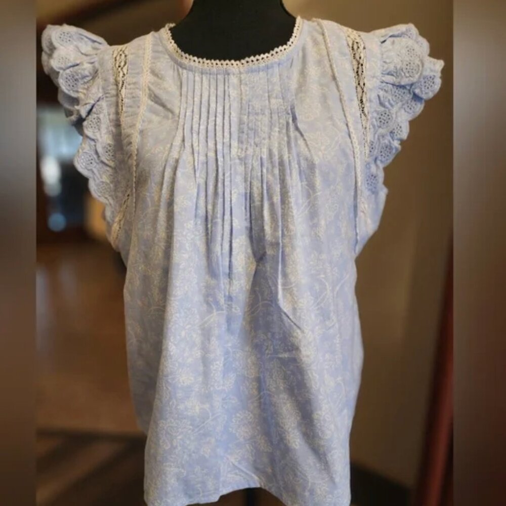 Jennifer Grace lace trimmed blue blouse, size medium